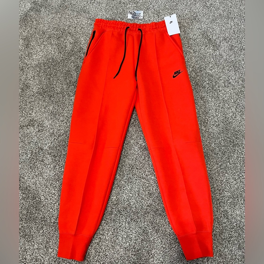 New Nike Tech Fleece Pants Sweatpants Joggers Straight Leg Mid Rise Red Womens - Picture 2 of 5
